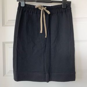 Sporty mid skirt